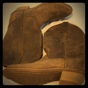 Women’s size 7M genuine leather cowboy boots new